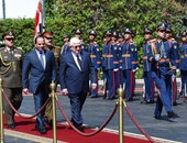 بالفيديو.. السيسى و الرئيس العراقى يستعرضان حرس الشرف والسلام الوطنى للبلدين
