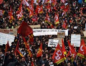 7 نقابات فرنسية تدعو لإضرابات واسعة احتجاجاً على قانون العمل