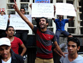 بدء تجمع طلاب الدبلومات أمام "التعليم العالى" تمهيداً للتظاهر