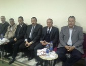 محافظ شمال سيناء ومدير الأمن يقدمان العزاء فى شهيد مدرعة العريش