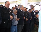 بالفيديو.. محلب ووزير الداخلية يشاركان فى جنازة شهيدى العريش