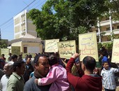 أهالى ترسا يتظاهرون ضد إطلاق اسم "فاتن حمامة" على مدرسة قريتهم بالقليوبية