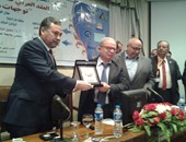 جامعة عين شمس تكرم وزير التعليم ومفكرين خلال مؤتمرها الـ13 لمحو الأمية
