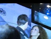 بالفيديو.. مشجعة مدريدية تكافئ رونالدو بـ"قبلة" بعد الديربى