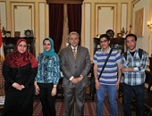 رئيس جامعة القاهرة لفريق بحثى من طلاب قصر العينى: ندرس تبنى الموهوبين