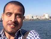 "محمد" كفيف لكن مفتّح.. بيسوق عجل ويصور ولعيب على "السوشيال ميديا"