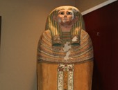 تفاصيل تحقيقات النيابة مع عصابة تهريب غطاء تابوت فرعونى فى تجويف كنبة للكويت