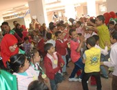 جامعة حلوان تحتفل بيوم اليتيم مع 80 طفلا من عزبة الوالدة