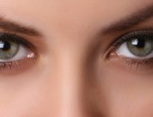 فيديو معلوماتى.. 6 أسباب وراء انتشار الهالات السوداء حول العين