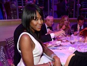 النجمة نعومى كامبل بإطلالة بيضاء رقيقة فى حفل مجلة التايم