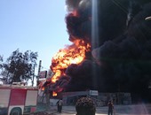 10 سيارات إطفاء تسيطر على حريق بمصنع إسفنج بالعبور بالقليوبية