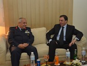 محافظ بنى سويف يزور القاعدة الجوية بدنديل لتقديم التهنئة بعيد تحرير سيناء