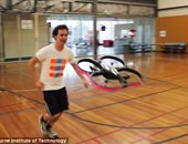 طائرة بدون طيار ترافق العدائين لتمنعهم من الشعور بالوحدة