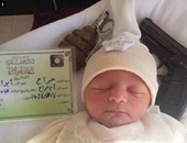 الصحف البريطانية: قوة زلزال نيبال تعادل 20 قنبلة ذرية.. داعش ينشر صورة لطفل رضيع بجواره مسدس وقنبلة يدوية.. ومتسلق يسجل بالفيديو لحظات مرعبة لانهيار ثلجى فى قمة إيفرست