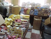تموين الإسكندرية تشن حملة مكبرة على الأسواق وتضبط حلوى وألعابا نارية