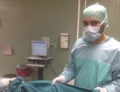 طبيب مصرى بألمانيا ينجح فى استئصال ورم من مريضة وزنه 31 كيلوجراما