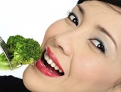 5 وجبات خفيفة صحية يجب عليك الاحتفاظ بها دائمًا في درج مكتبك