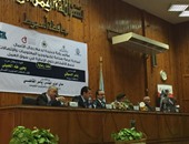 ياسر القاضى يتفقد مركز خدمة العملاء التابع للشركة المصرية للاتصالات بأسيوط