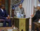 بالفيديو.. رئيس توجو وشيخ الأزهر يتفقان على إرسال قوافل دعوية وطبية لنشر الوسطية