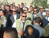 بالصور.. محافظ الشرقية ومدير الأمن يتقدمان جنازة والد وزير القوى العاملة