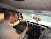 بالصور.. مدير أمن سوهاج يقود سيارة مصفحة فى مداهمة أكبر وكر لتجارة المخدرات