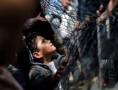 التايمز: طفل فى السادسة من عمره وصل أوروبا بمفرده طالبا اللجوء السياسى
