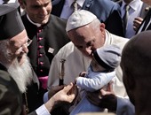 بالصور.. البابا فرنسيس للمهاجرين فى ليسبوس: "لستم وحدكم"