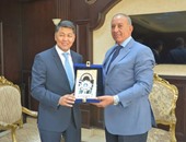 محافظ البحر الأحمر يلتقى سفير كازاخستان بالقاهرة لبحث سبل التعاون المشترك