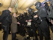محتجون يهاجمون الشرطة الفرنسية لليلة ثانية بعد وفاة معتقل