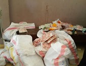 حكمدار سوهاج يقود حملة تموينية ويضبط 7 أطنان مواد غذائية منتهية الصلاحية
