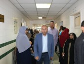  محافظ المنوفية يحيل 63 طبيبًا بمستشفى السادات للتحقيق بسبب الغياب وترك العمل