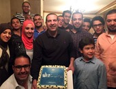 عمرو خالد يحتفل بوصول صفحته على "فيس بوك" إلى 20 مليون متابع