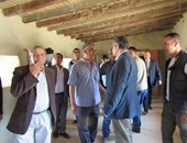 بالصور.. وزير الآثار يقرر تعلية سور متحف كوم أوشيم بالفيوم تمهيدا لافتتاحه
