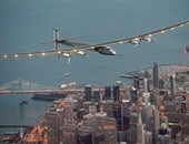طائرة تعمل بالطاقة الشمسية تكمل رحلتها عبر المحيط الهادى