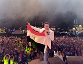 بالصور .. حمادة هلال يشعل مهرجان السياحة والتسوق في "دبي"  ويرفع علم مصر