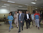 رئيس جامعة المنصورة يقوم بزيارة مفاجئة للمدن الجامعية ومستشفى الطلبة