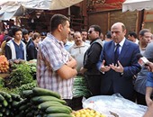 بالصور.. مدير أمن الإسكندرية يشرف على حملة تموينية بالأسواق