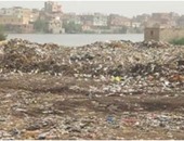 صحافة مواطن: تراكم القمامة على ضفاف نهر النيل وتلوث مياهه فى قرية "فزارة" بالبحيرة