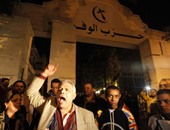 أنصار رئيس "الوفد" يهتفون من أمام مقر الحزب: "بنحبك يا بدوى"