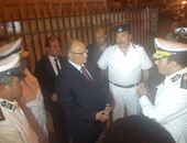 بالفيديو.. مدير أمن القاهرة يصل إلى موقع حريق الغورية لتفقد الأوضاع