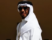 بالصور.. البحرين تحول هاميلتون بطل فورمولا1 من عربيد إلى شيخ