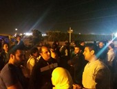 صحافة المواطن: سكان حدائق أكتوبر يحتجون على انقطاع المياه أمام مدينة الانتاج