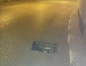 صحافة المواطن.. حفرة بنفق الزهراء فى أسيوط تهدد سلامة قائدى السيارات