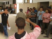 صحافة المواطن.. تظاهر طلاب "التعليم الصناعى" بسوهاج للمطالبة بتغيير اسم الكلية