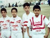 صورة نادرة لنجم يد الزمالك بقميص فريق كرة القدم