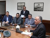 بالصور.. وزير الرى يستقبل 10 نواب من 4 محافظات ويكلف ببحث مطالبهم