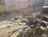 صحافة المواطن: بالصور.. القمامة تحاصر مدرسة ابتدائية بحى الزيتون