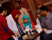 بالصور.. طلاب صيدلة جامعة "دراية" فى المنيا ينظمون حملة للتبرع بالدم