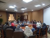 بالصور.. نائب رئيس جامعة المنصورة يلتقى مسئولى التواصل الطلابى