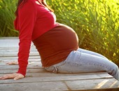 أرسلت قارئة تسأل: "ما أعراض الحمل خلال الأسابيع الأولى؟"